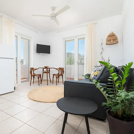 Einalia Homes Near The Semesterbostad