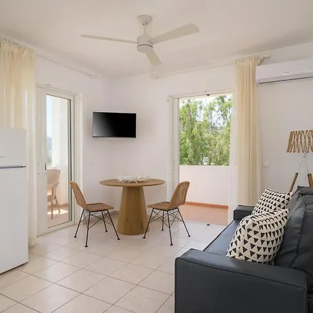 Einalia Homes Near The Tatil Evi