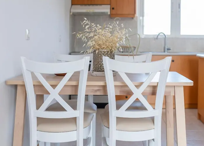 Einalia Homes Near The 펜션